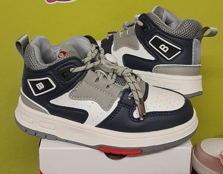 Lehoučké chlapecké botasky, 31