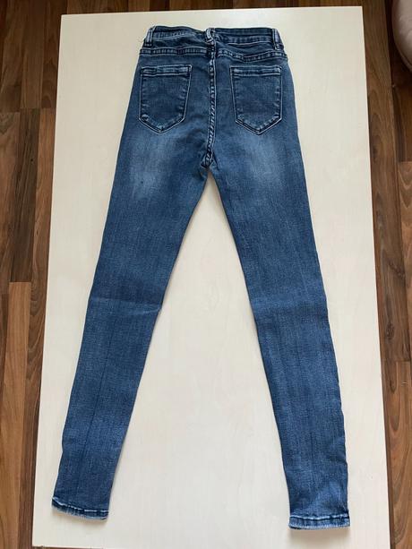 Džíny s dírami, vel 36 možná spíše xs, gold sk, s