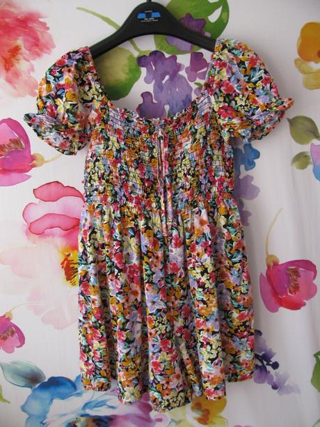 Letní květované kraťasové šaty s všitými kraťasami, xs