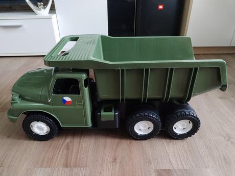 Armádní tatra 73 cm,