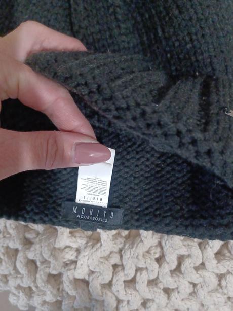 Černá čepice s mašlí, mohito