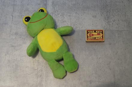 Plyšová žabka,