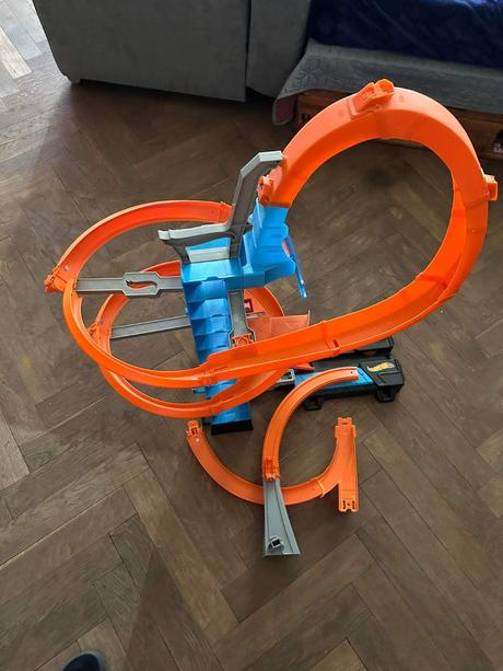 Hot wheels padajícíc věž+3 autíčka,