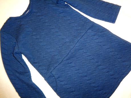 Tmavomodré teplejší šaty s copánky, 122