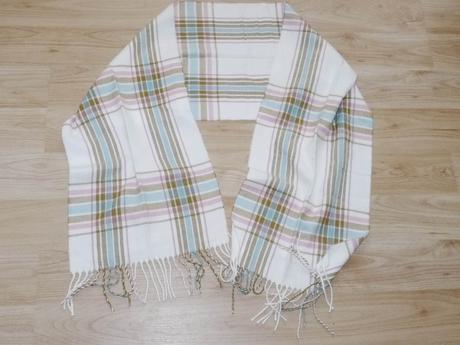 Jemna akrylova sala kostkovana,