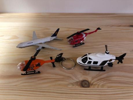 Letadlo a vrtulníky daruji, 
