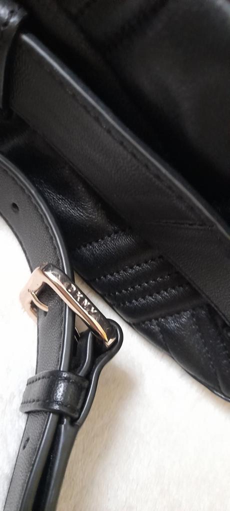 Dkny kožená ledvinka na pásku, dkny