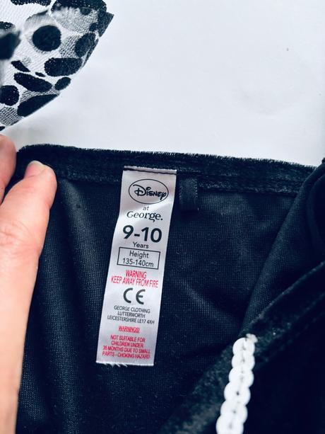 An26/ kostým cruela devil - v.9/10 leg, 