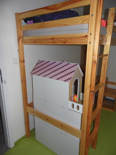 Dřevěná patrová postel, 