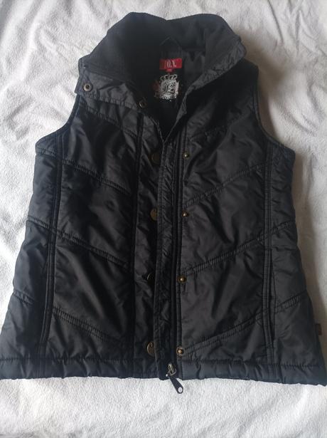 Teplejší vesta, 128