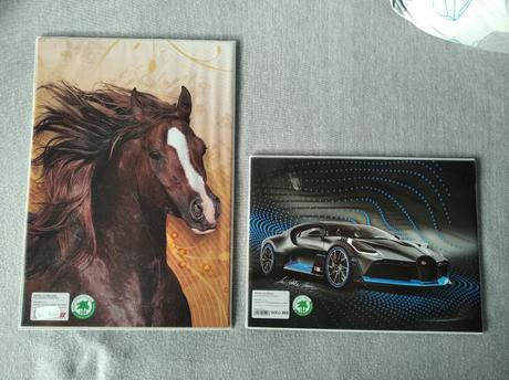 Desky na písmena a čísla,