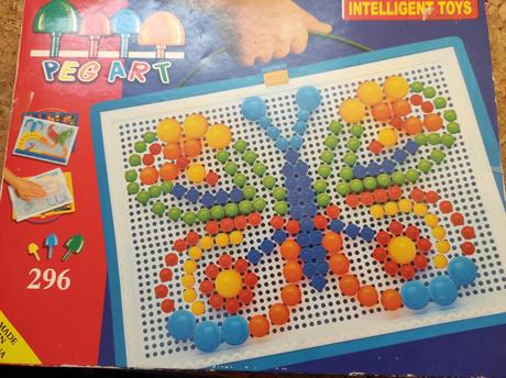 D122 peg art - hříbci,