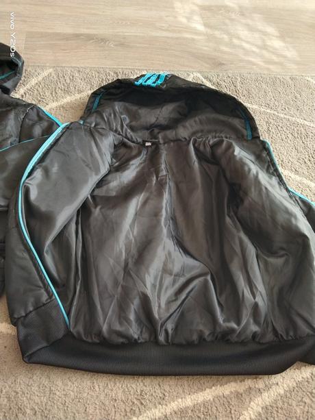 2 podzimní bundy, 122