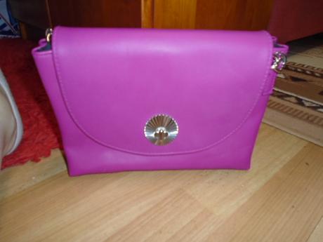 Kabelka pevnější,