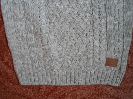 Šedý teplý svetr svetřík, 134