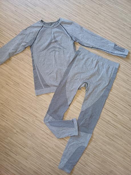 Bezešvé termo prádlo vel.146/152, 146