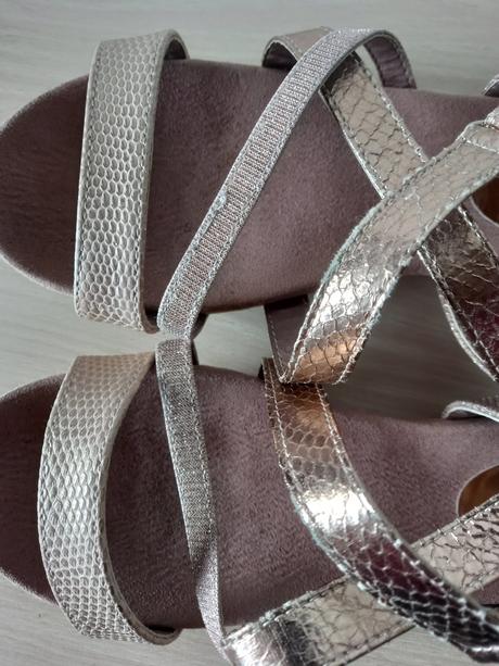 Sandály, sandálky, stélka 22 cm, 35