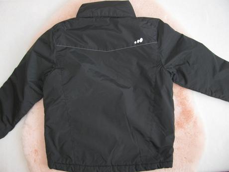 Zimní černá bunda s kapuci v límci, wedze,134