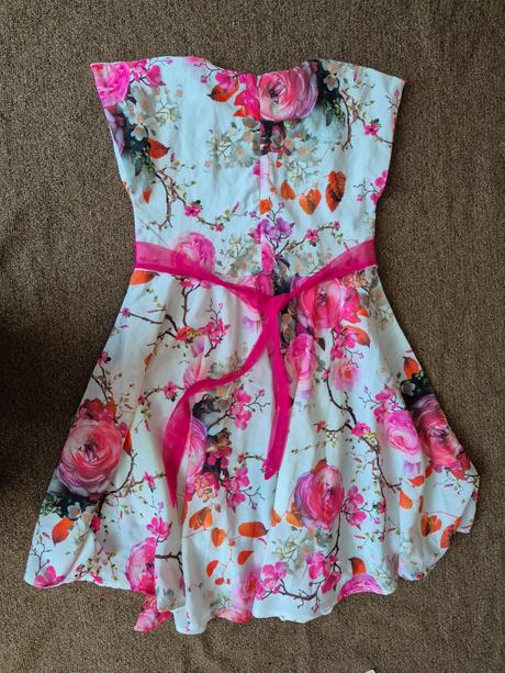 Dívčí šaty vel. 140/146, 140