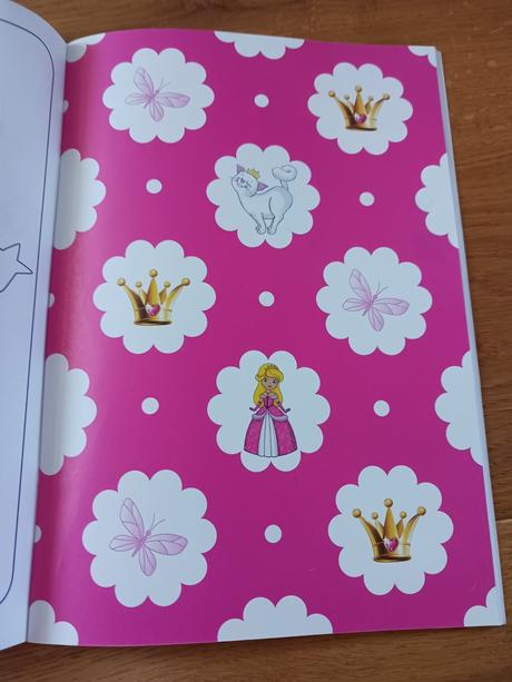 Samolepky+omalovánka,