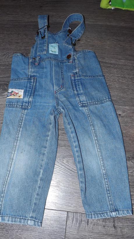 Džínové lacláče, 92