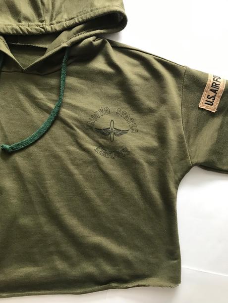 Mikina crop top - v.cca 8/10 let, 134