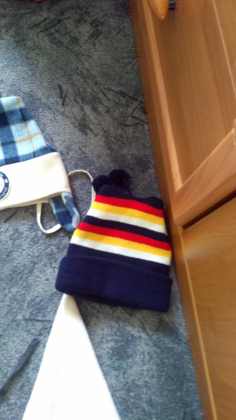 Zimní čepice,rukavice a šála, 74