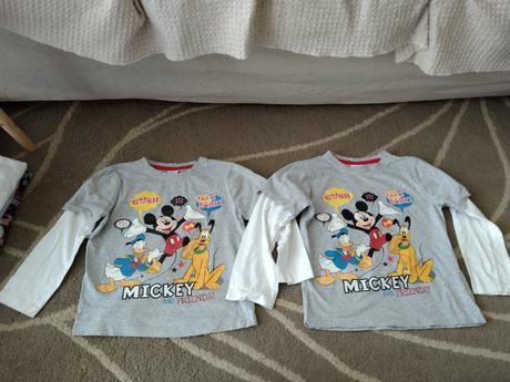 2 trička s mickeym, 122
