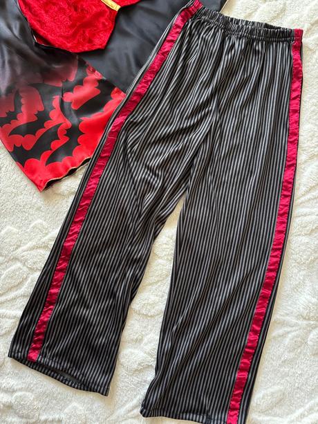 An25/ kostým drákula/ upír - v.8 let,