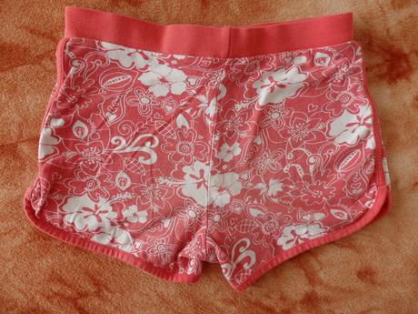 Kraťasy s kytičkami, cherokee,116