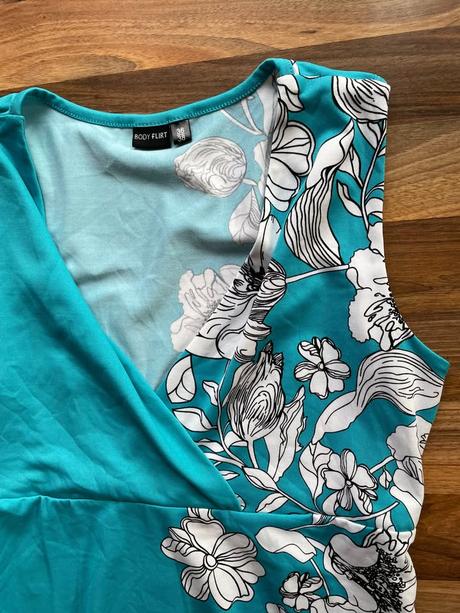 Nové modré šaty s květy, vel s/m i více, bodyflirt, s