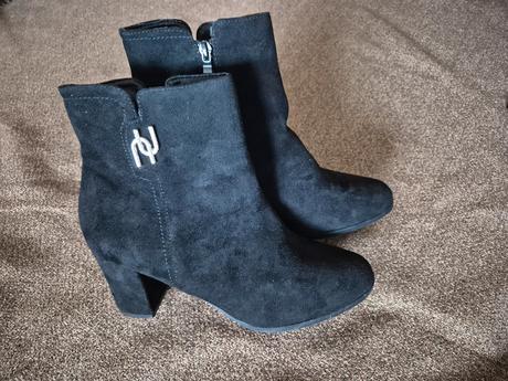 Semišové kotníkové boty na podpadku vel. 40, 40