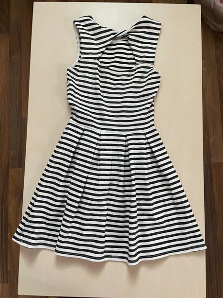 Pruhované šaty s průstřihem zad, vel xs, fb sister, xs