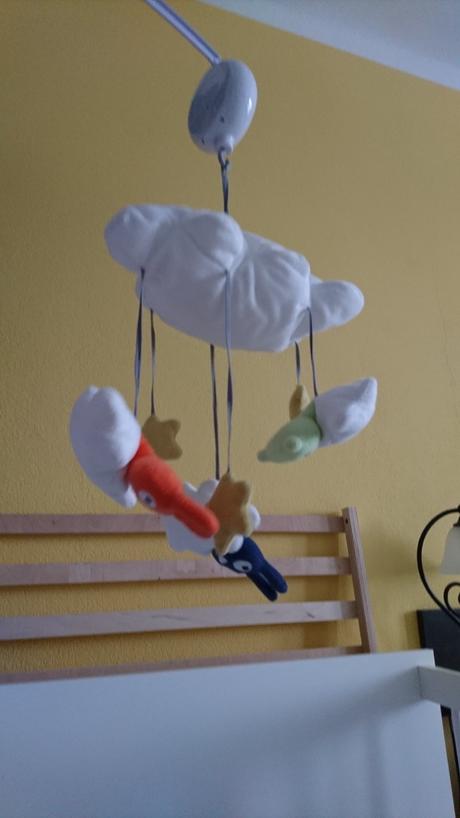 Kolotoč nad postýlku, 