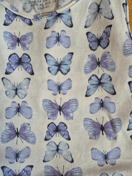 2x šaty s motýlky, 128