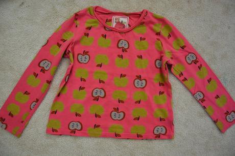 Trička a punčochy s jablíčkem, 104–116