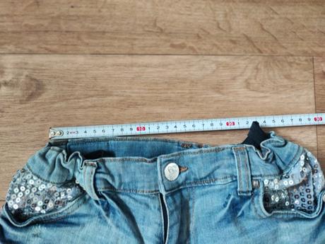 Džínové šortky, 152