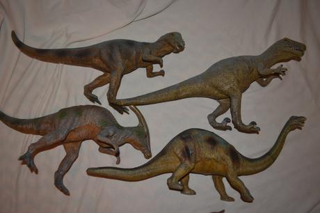 Kvalitní velcí dinosauři,50-57cm,výška 30cm,