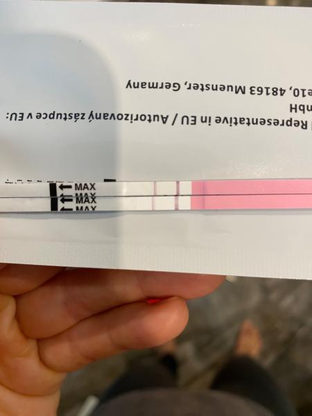 Je tento ovulační test pozitivní? Jak to poznat?