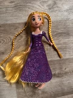 Princezna locika z pohádky na vlásku,