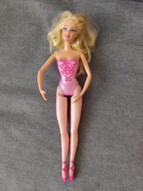 Barbie mattel sportovkyně.cena za kus, 