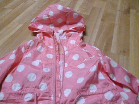 Puntíkatá roll-up bunda vel. 3-4, young dimension,104