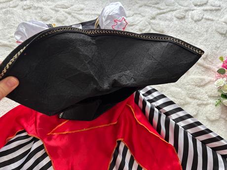 An11/ kostým pirátka s kloboukem- v.5/6 let, 