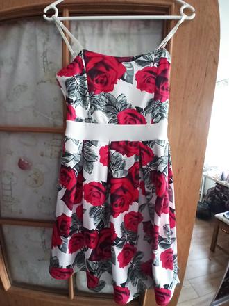 Šaty na ramínka, 152