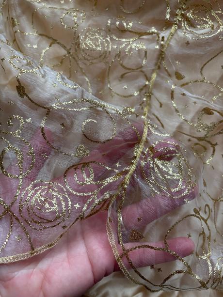 St1/kostým delux kras. bell- v.5/6 let zn. disney,