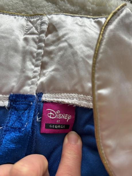 An18/ kostým sněhurka - v.7/8 let zn. disney, 