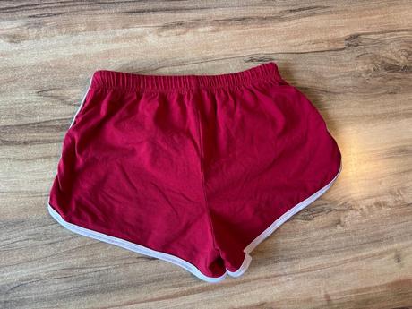 Červené šortky, xs