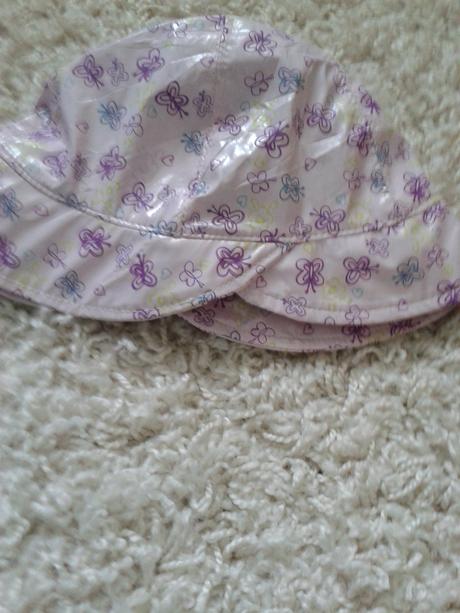 Pogumovaný motýlkový klobouček, f&f,86