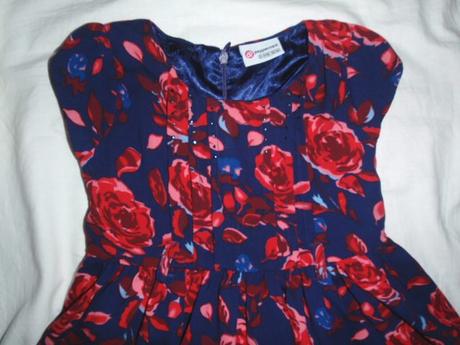 Luxusní květované modročervené šaty, 98