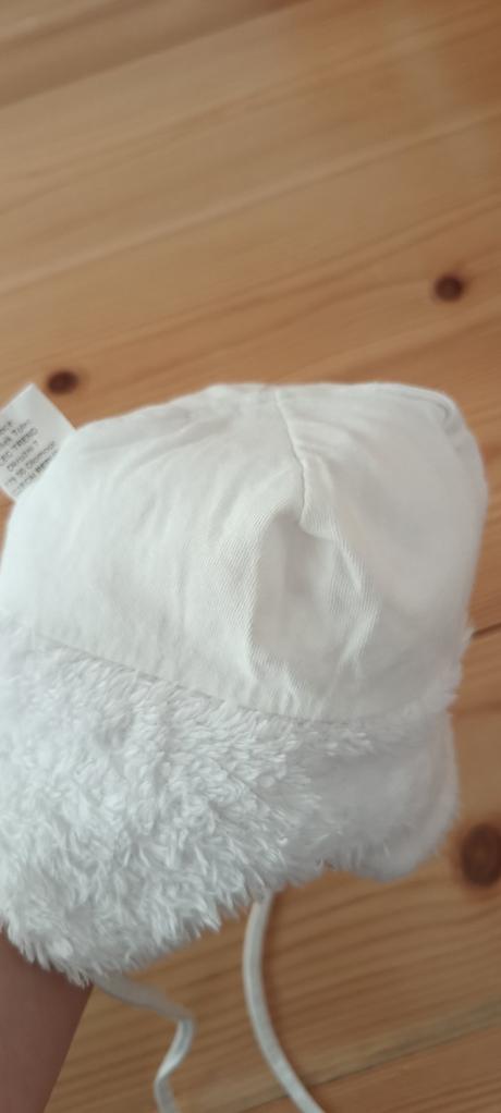 Zimní bílá čepice na zavazování, <50